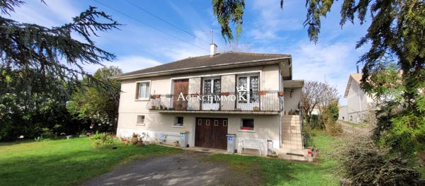 Maison à rafraichir à MIGNE-AUXANCES. 3 chambres. , Migne auxances
