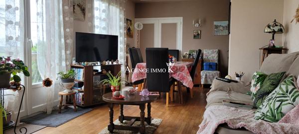Maison à rafraichir à MIGNE-AUXANCES. 3 chambres. , Migne auxances