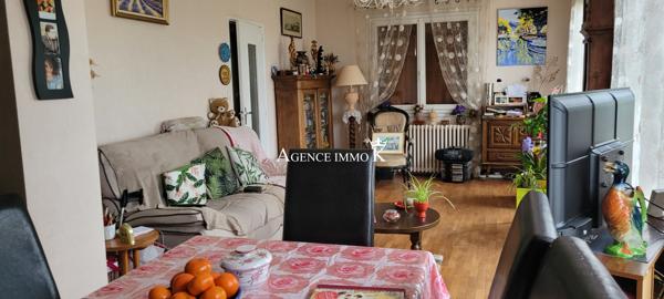 Maison à rafraichir à MIGNE-AUXANCES. 3 chambres. , Migne auxances