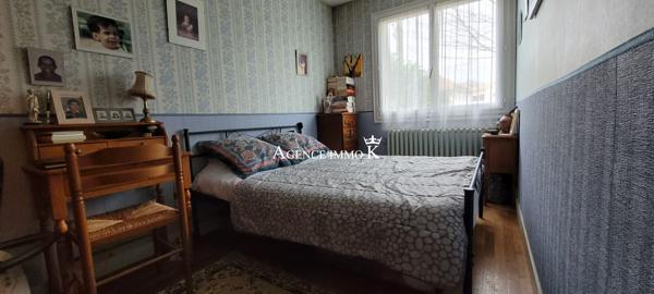 Maison à rafraichir à MIGNE-AUXANCES. 3 chambres. , Migne auxances