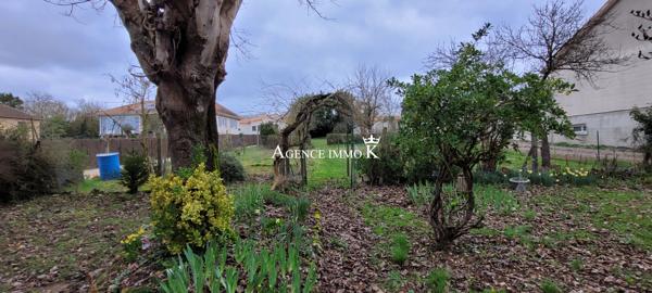 Maison à rafraichir à MIGNE-AUXANCES. 3 chambres. , Migne auxances