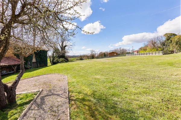 Maison de maître du 18e siècles avec vue Pyrénées à Fabas