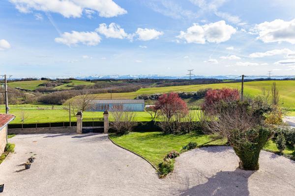 Maison de maître du 18e siècles avec vue Pyrénées à Fabas