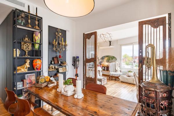 Penthouse avec grande terrasse dominant la ville