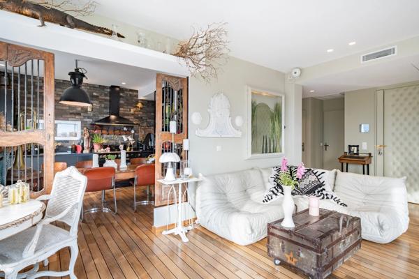 Penthouse avec grande terrasse dominant la ville