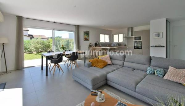 Vente                                                      Maison
                        
                     4 pièces                      98 m2                     à Gragnague