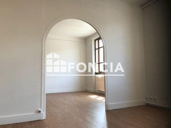 Location Appartement 5 pièces 85.5 m² - 178 AVENUE DE LA GARE Jarrie 38560