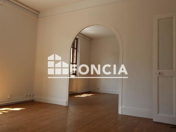 Location Appartement 5 pièces 85.5 m² - 178 AVENUE DE LA GARE Jarrie 38560