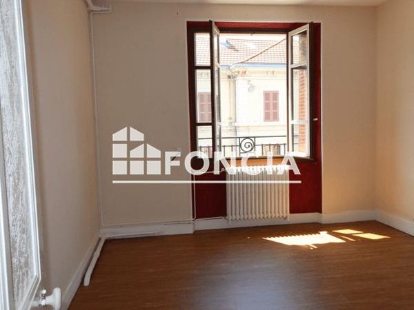 Location Appartement 5 pièces 85.5 m² - 178 AVENUE DE LA GARE Jarrie 38560