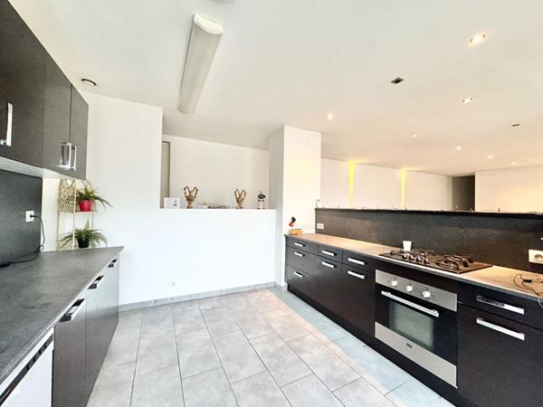 Maison - Loft avec son logement indépendant + 2 garages + jardin