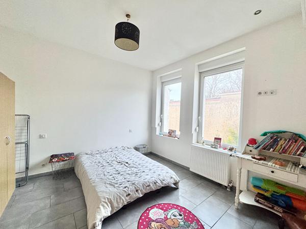 Maison - Loft avec son logement indépendant + 2 garages + jardin