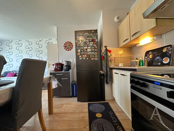 Appartement Bourges Palencia 2 pièces parking et terrasse !