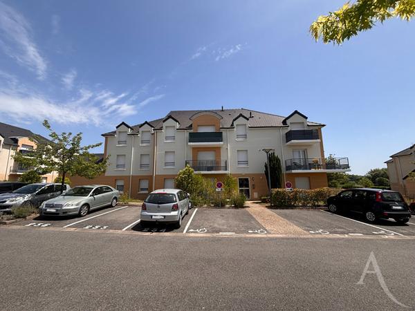 Appartement Bourges Palencia 2 pièces parking et terrasse !