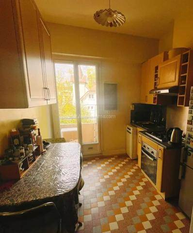 Vente                                                      Appartement
                        
                     2 pièces                      53 m2                     à Grenoble