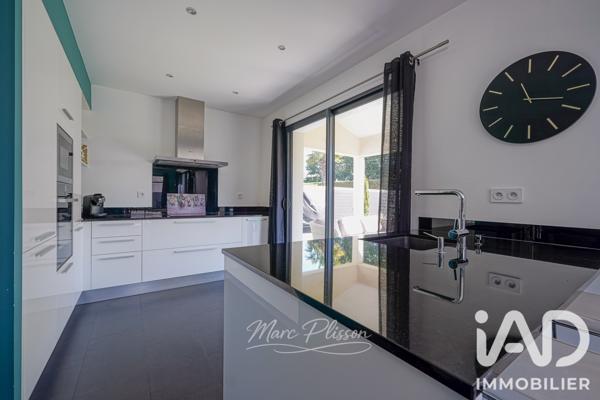 Maison à vendre 5 pièces 143 m² Saint-Médard-en-Jalles