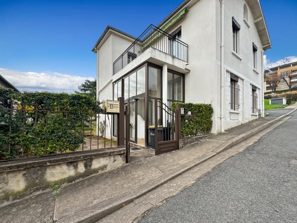 Trévoux (01600) Au cœur historique de Trévoux, près des bords de Saône, Spacieuse maison familiale de ville, terrain et garage