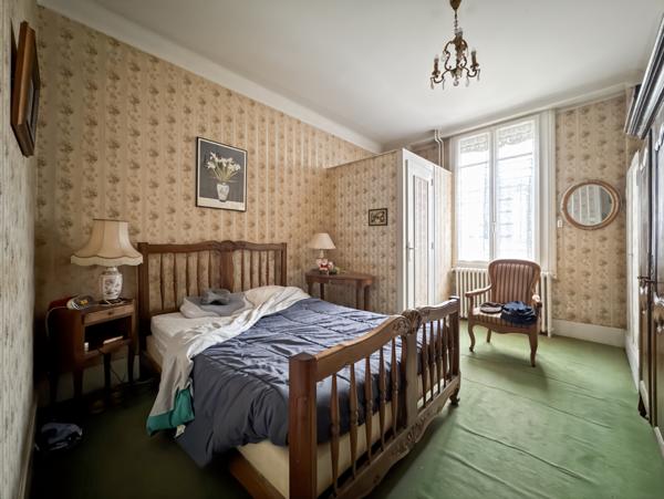 Trévoux (01600) Au cœur historique de Trévoux, près des bords de Saône, Spacieuse maison familiale de ville, terrain et garage