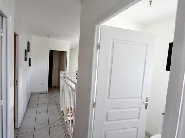 A vendre, Villa F5, 4 chambres, 140m2 hab, Piscine, Jardin de 650m2, Bois d'Olives, Saint Pierre 97432