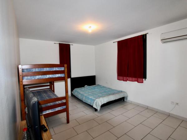 A vendre, Villa F5, 4 chambres, 140m2 hab, Piscine, Jardin de 650m2, Bois d'Olives, Saint Pierre 97432