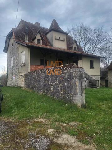corps de ferme et sa longère en pierre avec terrain à Villeneuve