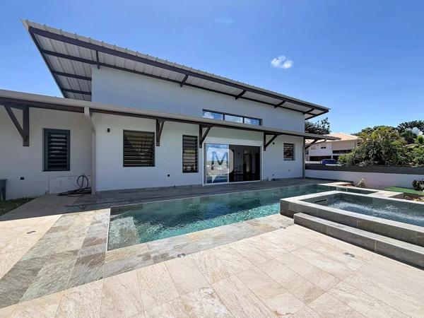 DPT GUYANE, À Louer REMIRE MONTJOLY Maison T3 Bis de Standing meublée de 104 m2