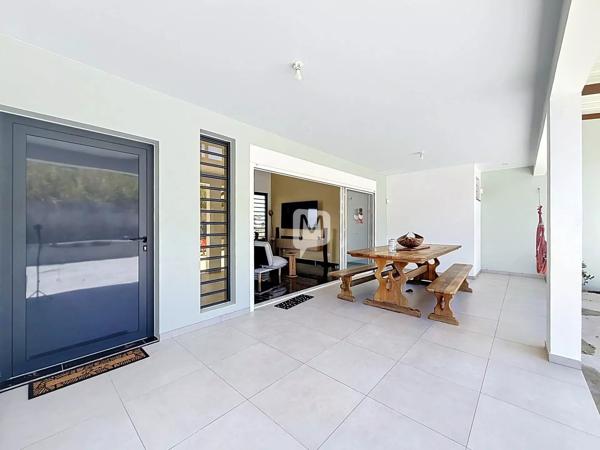 DPT GUYANE, À Louer REMIRE MONTJOLY Maison T3 Bis de Standing meublée de 104 m2