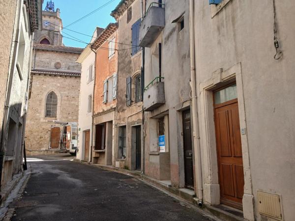 Maison de village avec terrasse tropézienne 6 pièces AUTIGNAC (34)