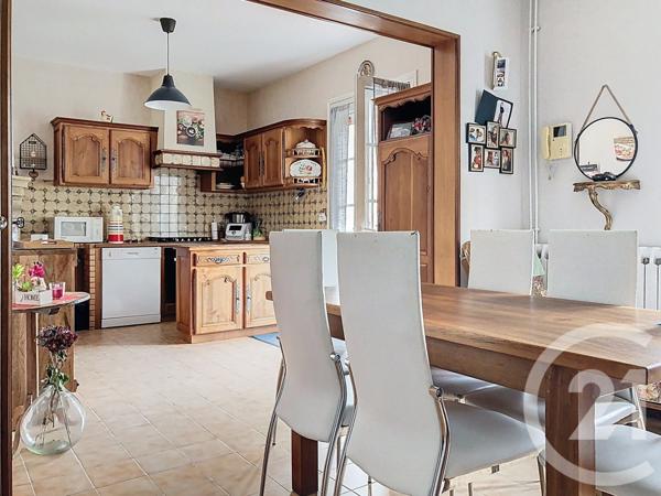 Maison à vendre  5 pièces - 132 m2 BREUIL MAGNE - 17