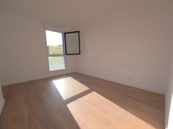 Appartement 3 pièces avec terrasse ? Au coeur de la vie romainvilloise (ZAC de l'Horloge)