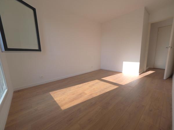 Appartement 3 pièces avec terrasse ? Au coeur de la vie romainvilloise (ZAC de l'Horloge)