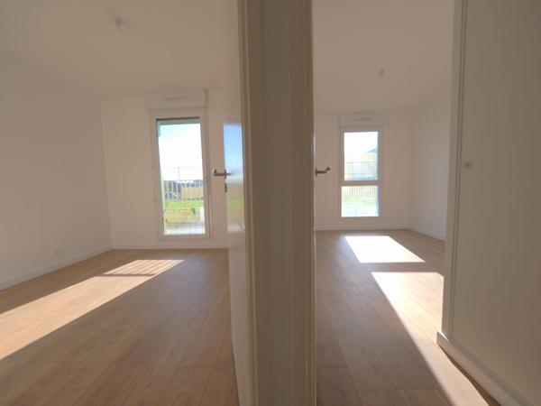 Appartement 3 pièces avec terrasse ? Au coeur de la vie romainvilloise (ZAC de l'Horloge)