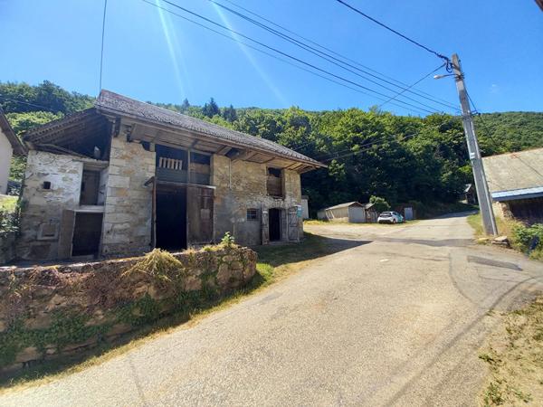 Grange en pierres avec fort potentiel sur Saint Sulpice