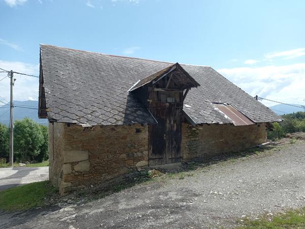 Grange en pierres avec fort potentiel sur Saint Sulpice