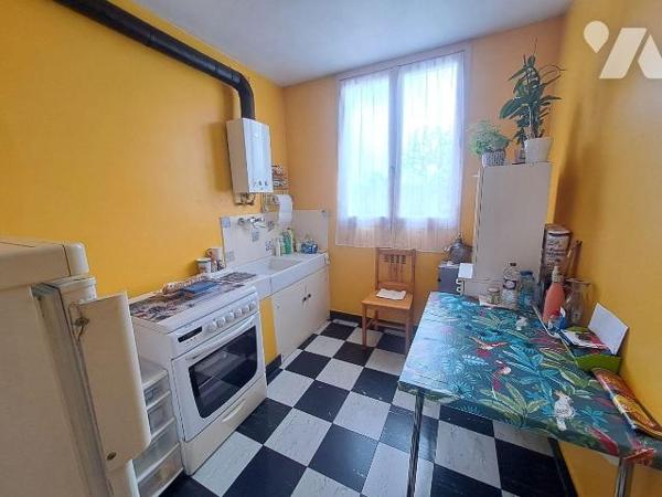 A VENDRE , quartier de Prat Maria, appartement T3 de 57 m². Situé au 3ème étage, il comprend un...