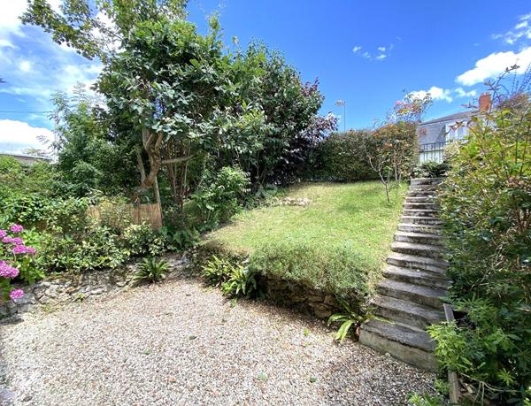 "Versailles Clagny-Glatigny" ? Élégante maison de caractère de 105 m² avec jardin, dans un environnement privilégié ! Loyer 2 350 €/mois charges comprises **  - Référence  28192
