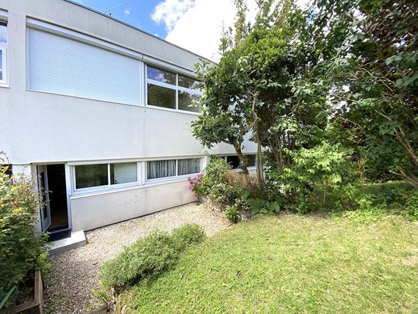 "Versailles Clagny-Glatigny" ? Élégante maison de caractère de 105 m² avec jardin, dans un environnement privilégié ! Loyer 2 350 €/mois charges comprises **  - Référence  28192