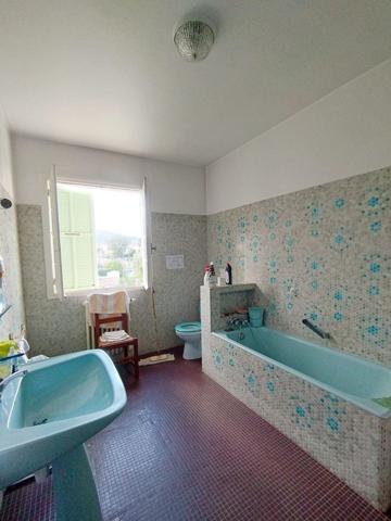 Grande Maison 6 pièces de 197 m2 à rénover à VESCOVATO