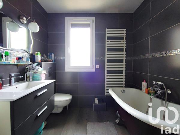 Maison 7 pièces de 106 m² à Chars (95750)