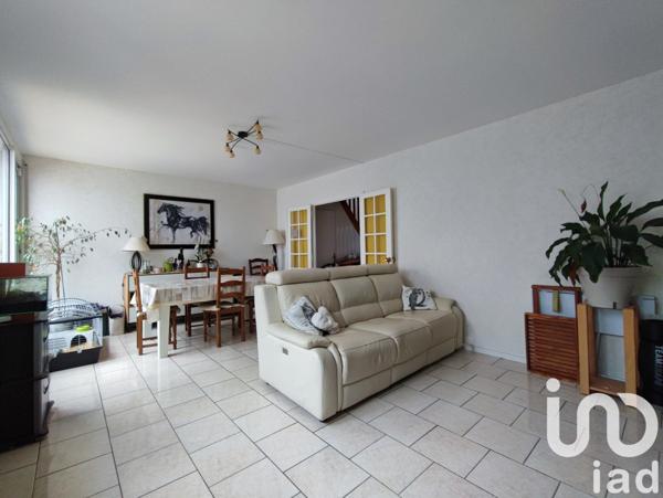 Maison 7 pièces de 106 m² à Chars (95750)