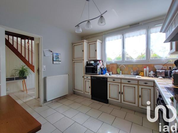 Maison 7 pièces de 106 m² à Chars (95750)