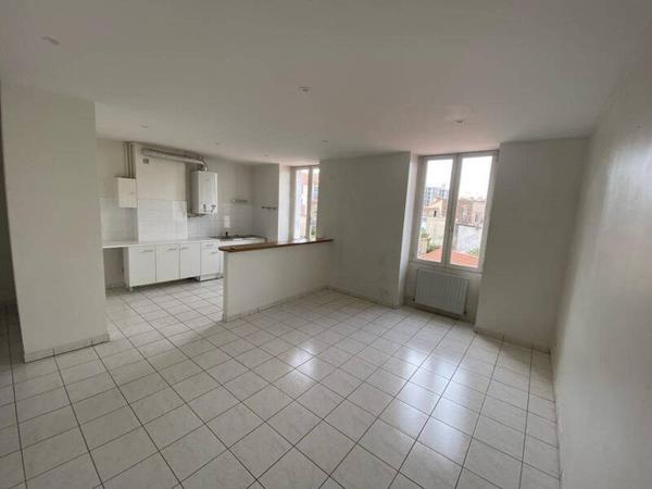 Appartement 2 pièces                                        - 42000 Saint-Étienne Réf : 13210