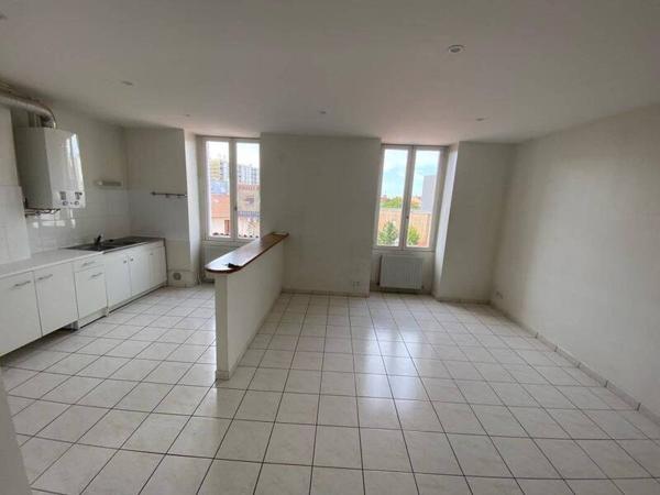 Appartement 2 pièces                                        - 42000 Saint-Étienne Réf : 13210
