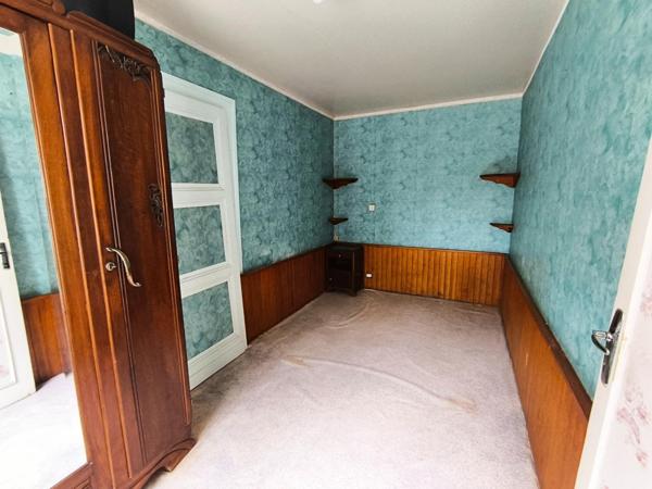 MAISON, GRANGE, DEPENDANCES, AU CALME D'UN HAMEAU