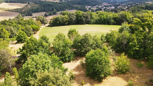 TERRAIN DE 1583m2 SUR LES HAUTEURS DE VERGT