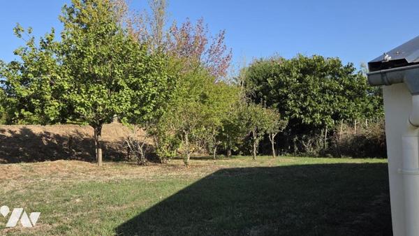 EXCLUSIVITÉ : VAIR-SUR-LOIRE - Murs commerciaux