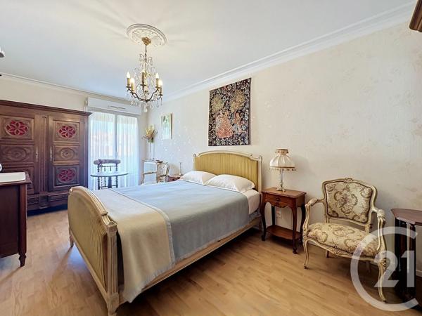 Appartement T4 à vendre  4 pièces - 109 m 2   PERIGUEUX  - 24