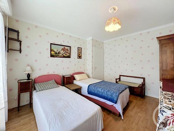 Appartement T4 à vendre  4 pièces - 109 m 2   PERIGUEUX  - 24