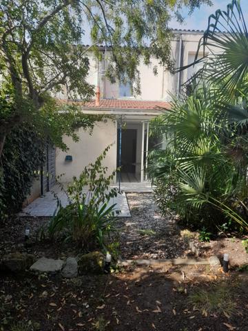 Maison
                                                                                                                                                                                                                                                                                                                        4 pièce(s)                                                                                                                                                                                                          3 chambre(s)                                                                                                                                                                                                          90  m²