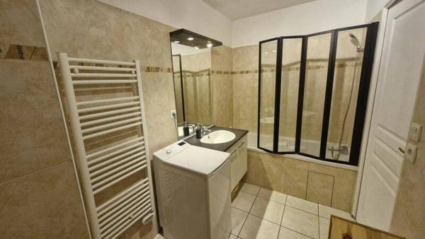 Appartement 2 pièces                                        - 69200 Vénissieux Réf : 5465