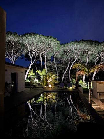 Puget-sur-Argens -Splendide propriété contemporaine de 2022  de 205 m2 meublée avec dépendance sur 2500m2 de terrain